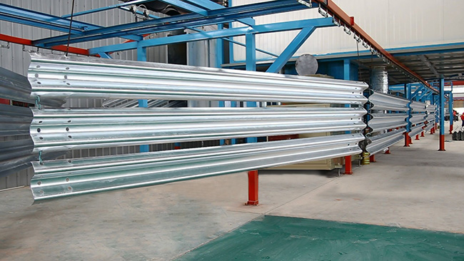 噴塑線(xiàn)流進(jin)噴箱